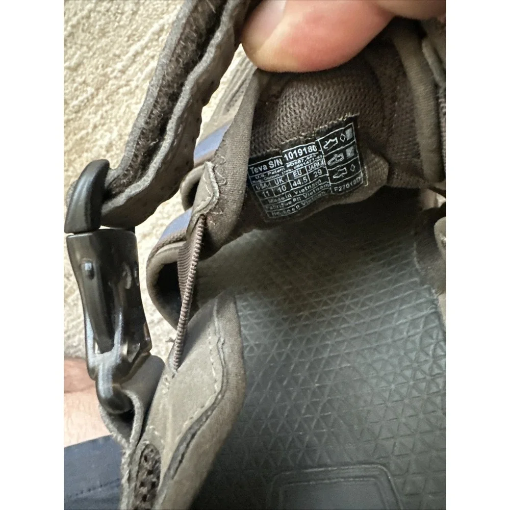 Teva omnium sandals